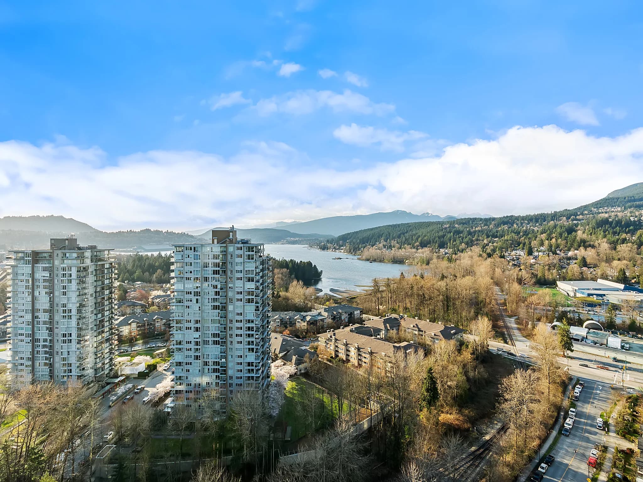 301 Capilano Road, photo 4
