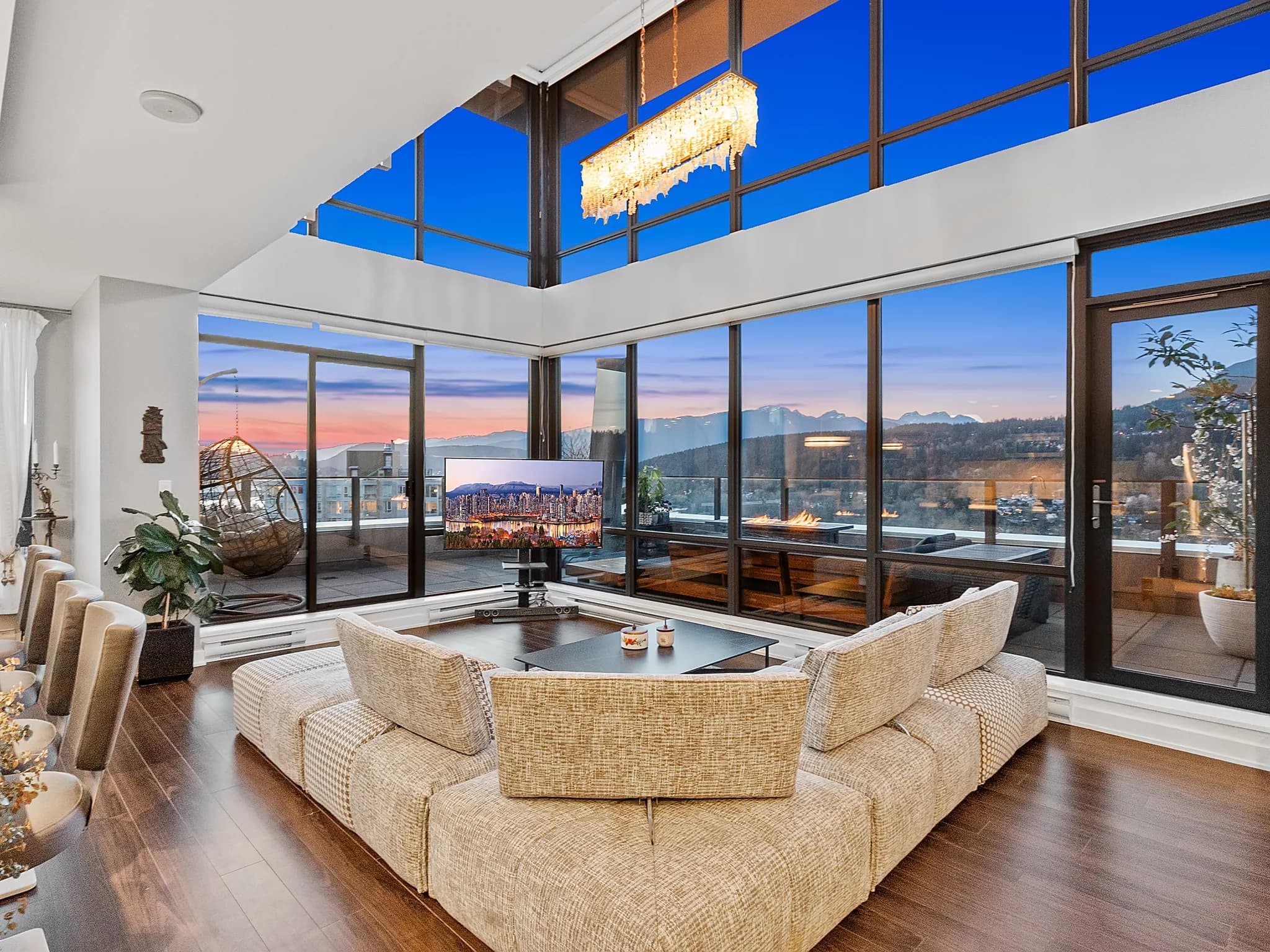 301 Capilano Road, photo 6