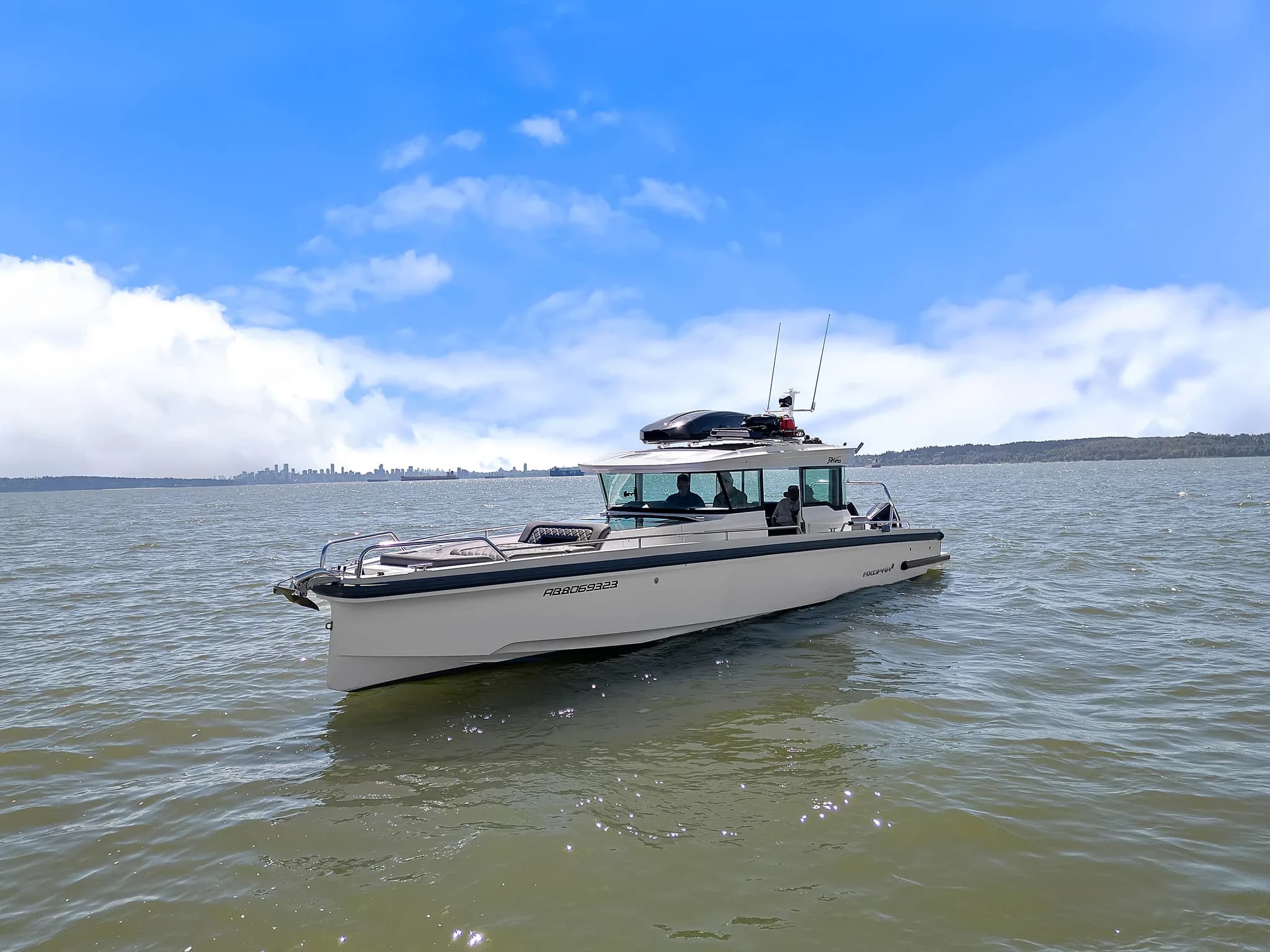 Yacht Two, photo 2