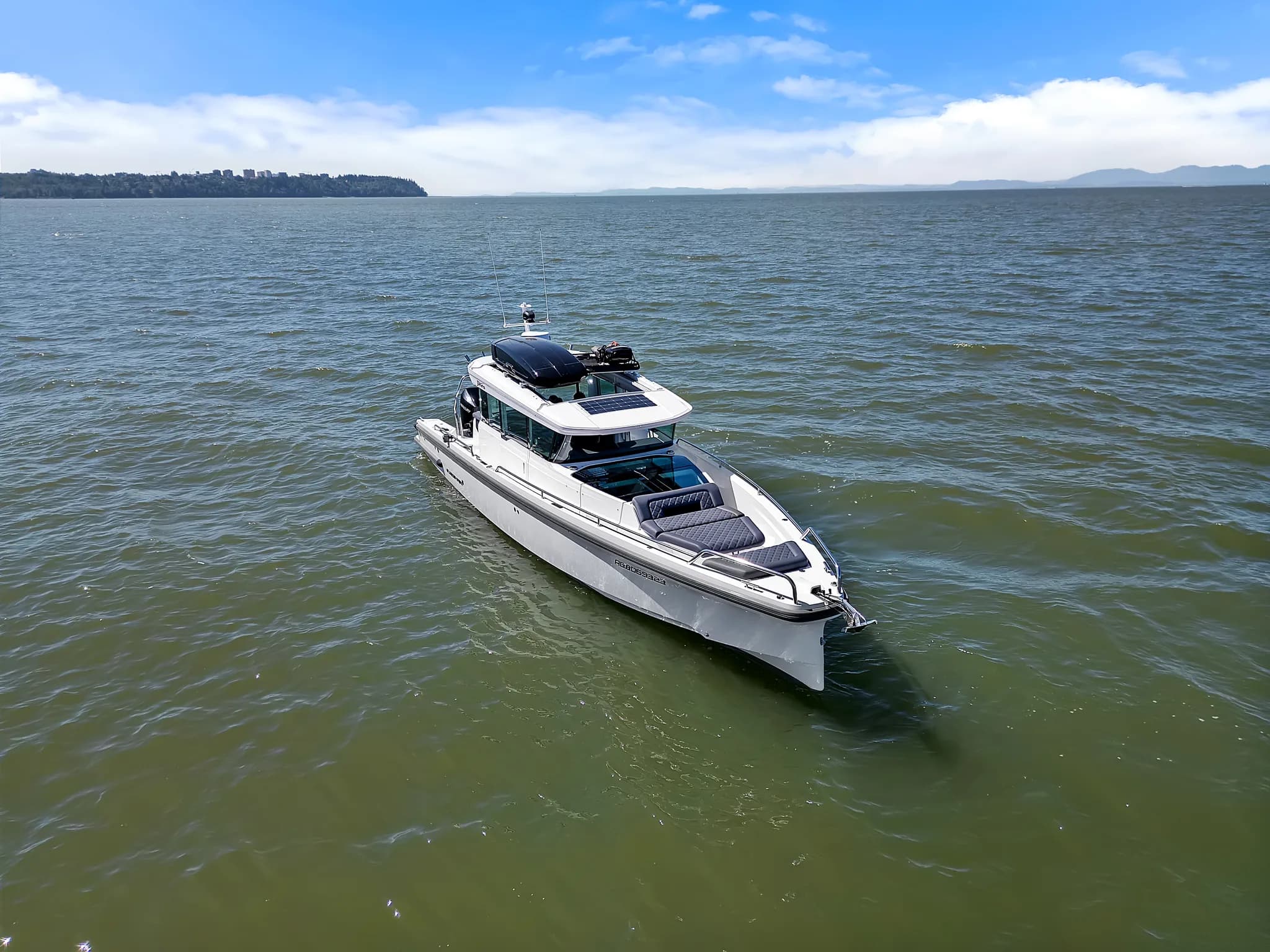 Yacht Two, photo 11