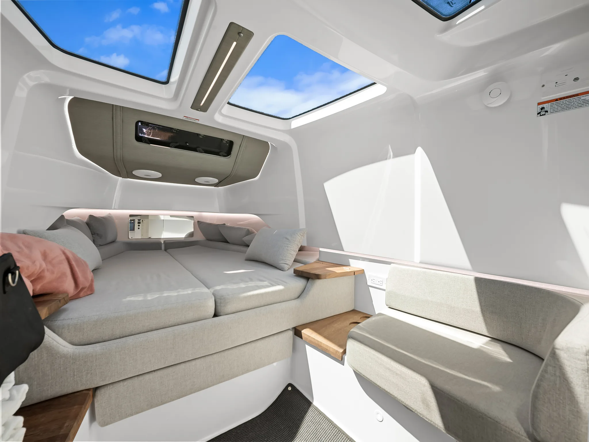 Yacht Two, photo 13