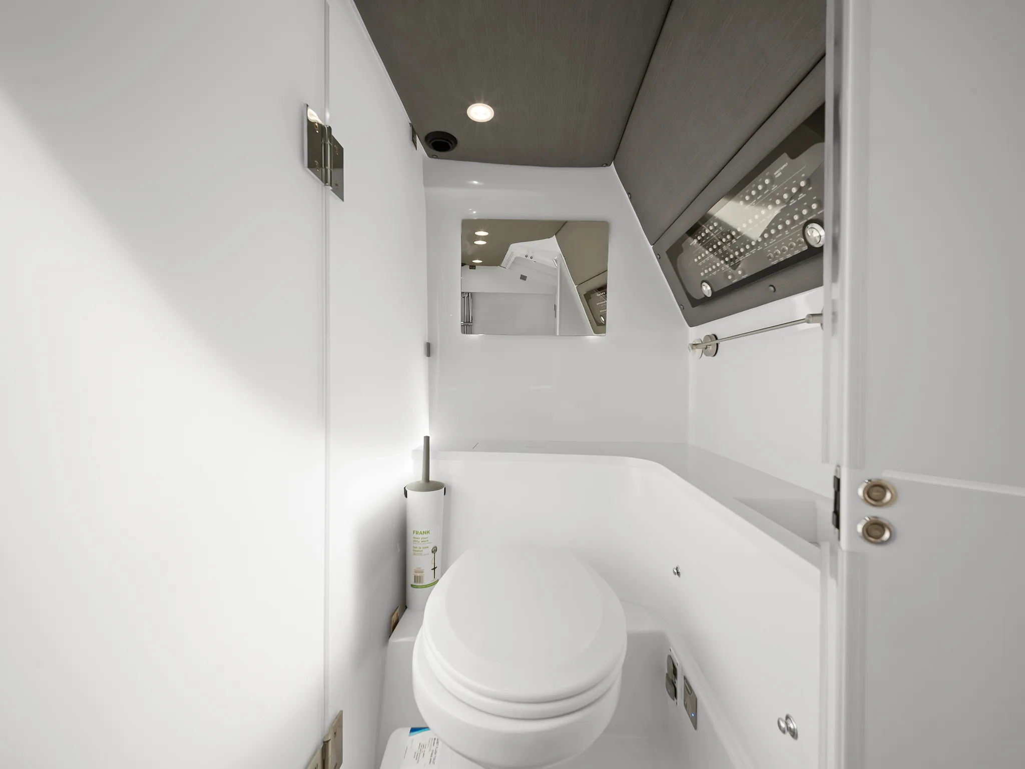 Yacht Two, photo 17